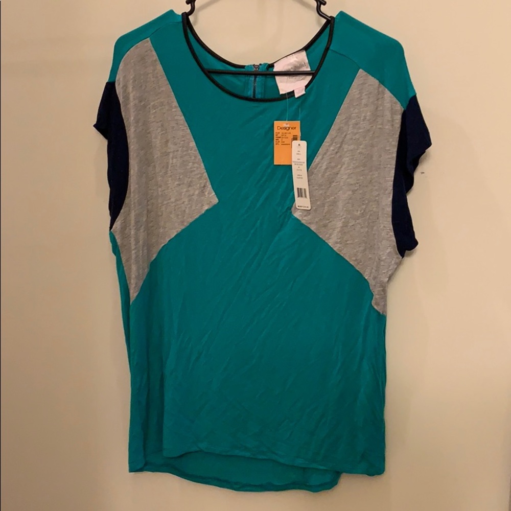 Romeo and Juliet Multi Color Tee - Size Small